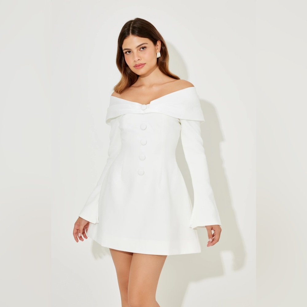 Elegant Off-Shoulder White Mini Dress